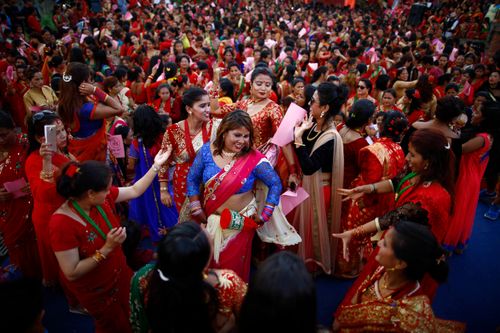 nepalese,hindu,women,dance,sing,celebrate,teej,festival,inside,pashupathinath,temple,kathmandu,nepal,thursday,august,married,unmarried,fast,offering,worship,lord,shiva,marital,happiness,husband,praying,singing,dancing