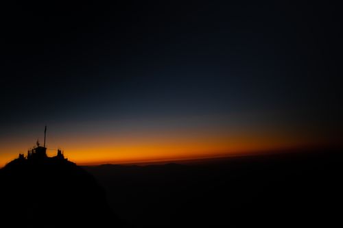 sunrise,sun,caped,mountain
