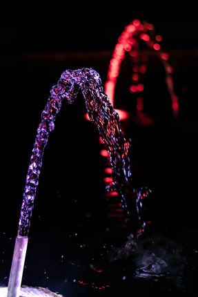 waterflow,hose,reflection,blue,red,light,water