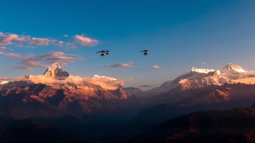 flying,ultralight,aircraft,mount,fishtail,annapurna,range,pokhara,nepal