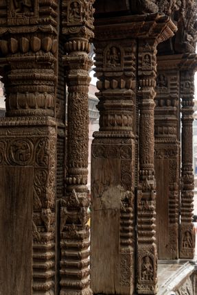 wood,carving,temple,patan,durbar,square,world,heritage,site,declared,unesco