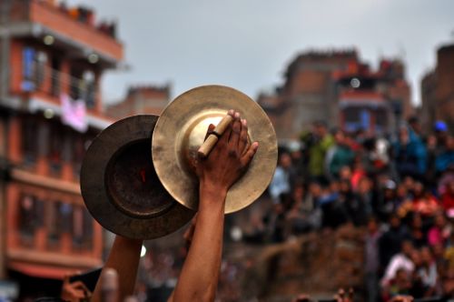 guy,performing,traditional,musical,instrument,biska,jatra,bhaktapur