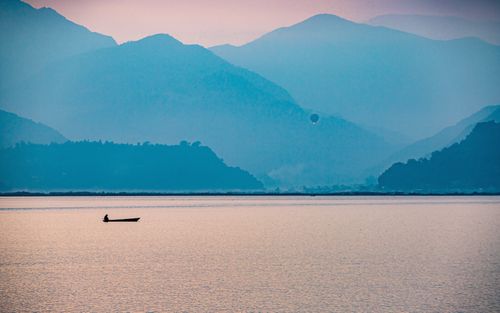 beautiful,evening,view,fewa,lake,pokhara,nepal