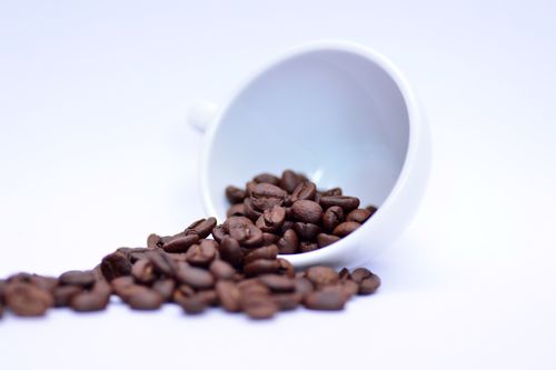 coffee,beans,scattered,white,board