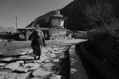 street,chairo,village,mustang,nepal