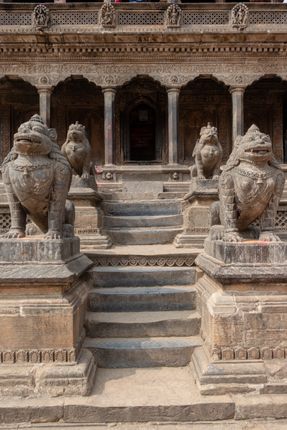 statue,entrance,krishna,mandirkrishna,temple,patan,durbar,square